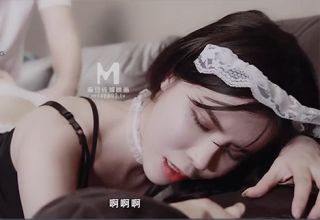 Quan hệ mãnh liệt với cô hầu gái gợi cảm Chen Meilinm